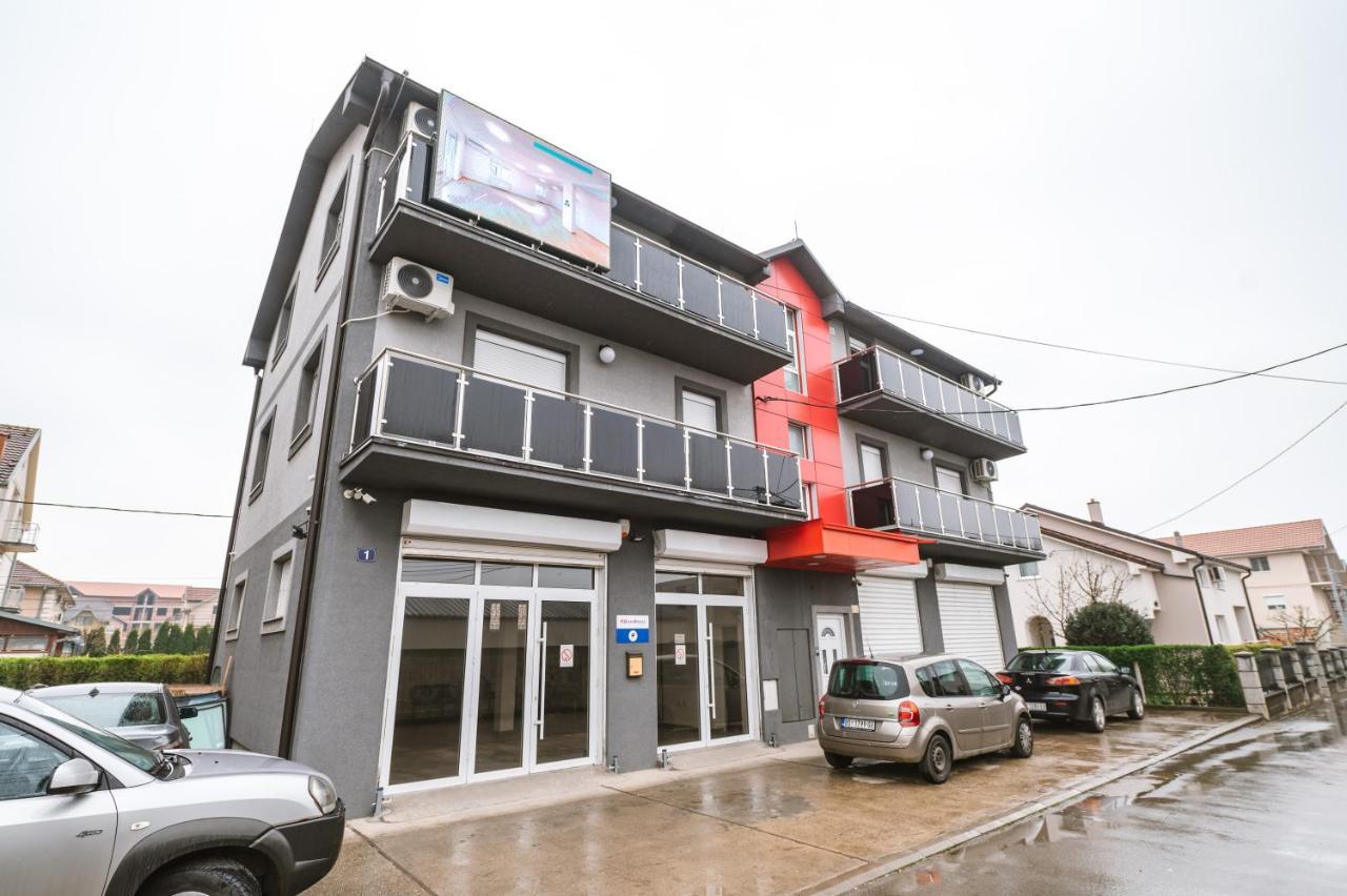Mikonos Apartman Surčin Eksteriør billede