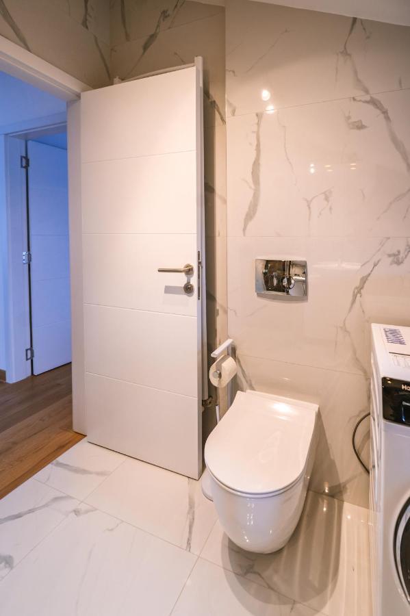 Mikonos Apartman Surčin Eksteriør billede